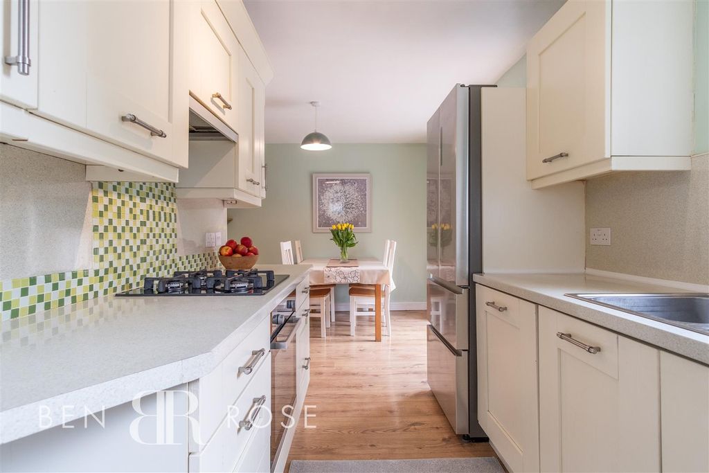 Property photo 3 of 22 Kitchen/Diner