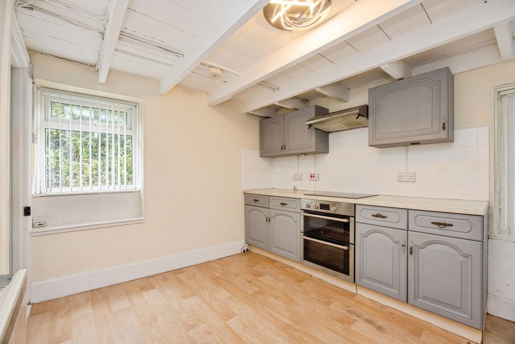 Property photo 3 of 17 Kitchen Diner