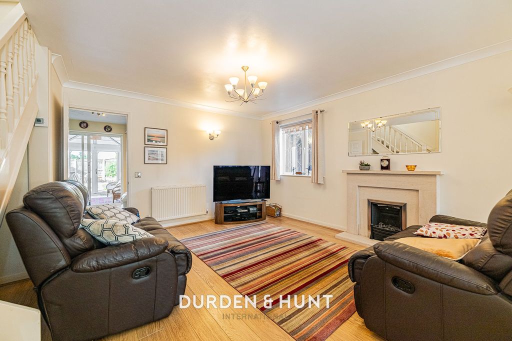 Property photo 2 of 31