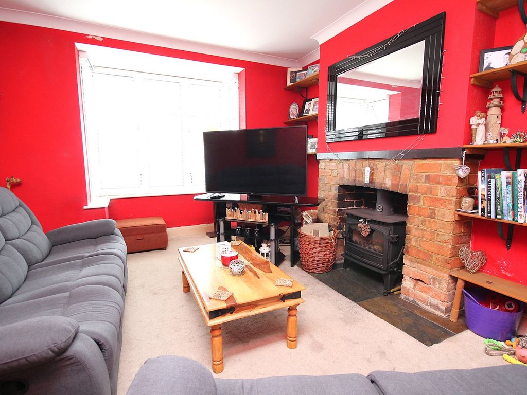Property photo 3 of 28