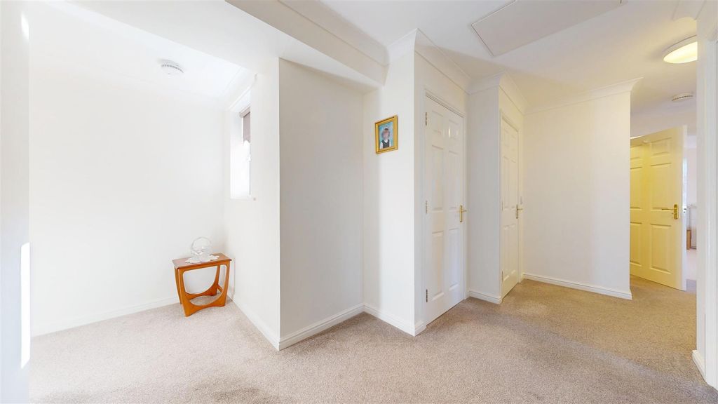 Property photo 2 of 24 Henbury Court Hallway