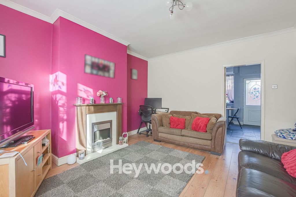 Property photo 2 of 26