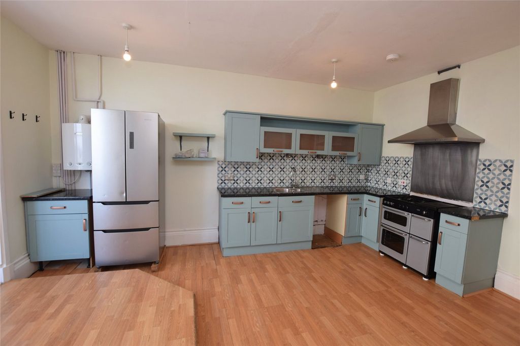 Property photo 2 of 12 Picture No. 04