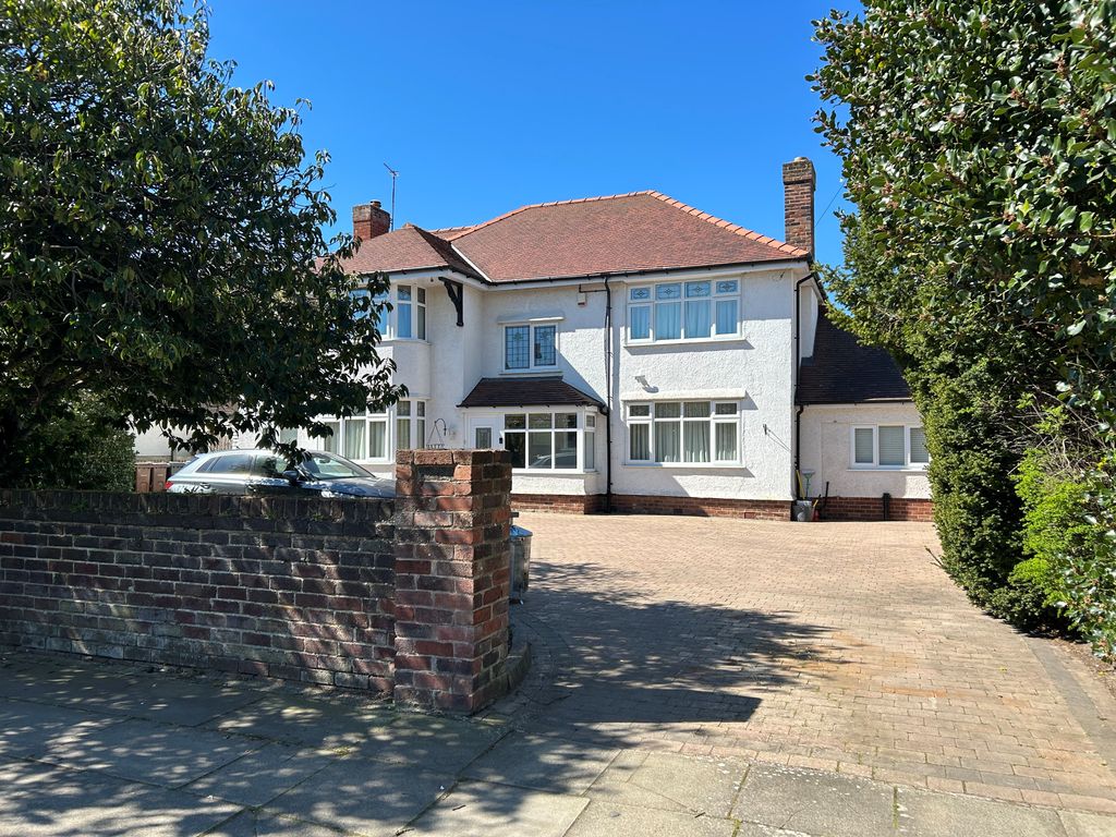 Property photo 2 of 21