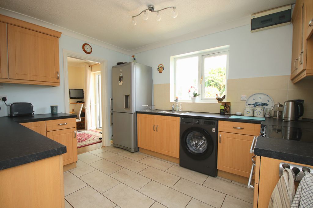 Property photo 2 of 18