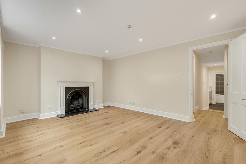 Property photo 1 of 11 Reception Room
