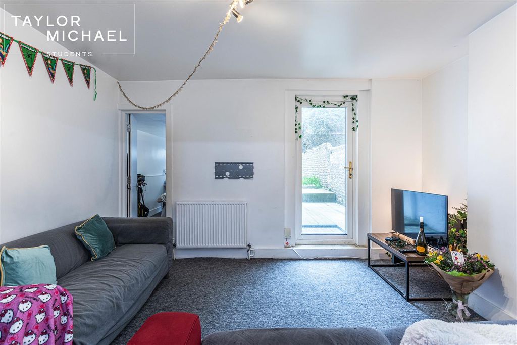 Additional image 5 of 6 bed maisonette to rentLewes Road, Brighton BN2