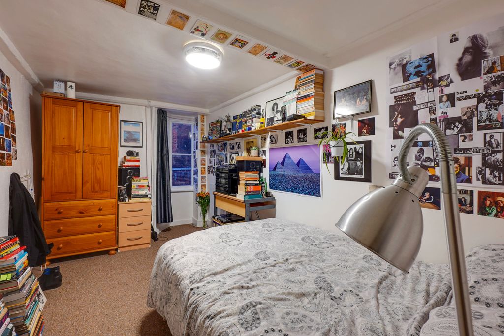 Property photo 3 of 12 Photo 3