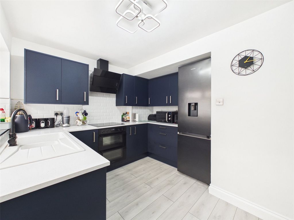 Property photo 2 of 19 Picture No. 13