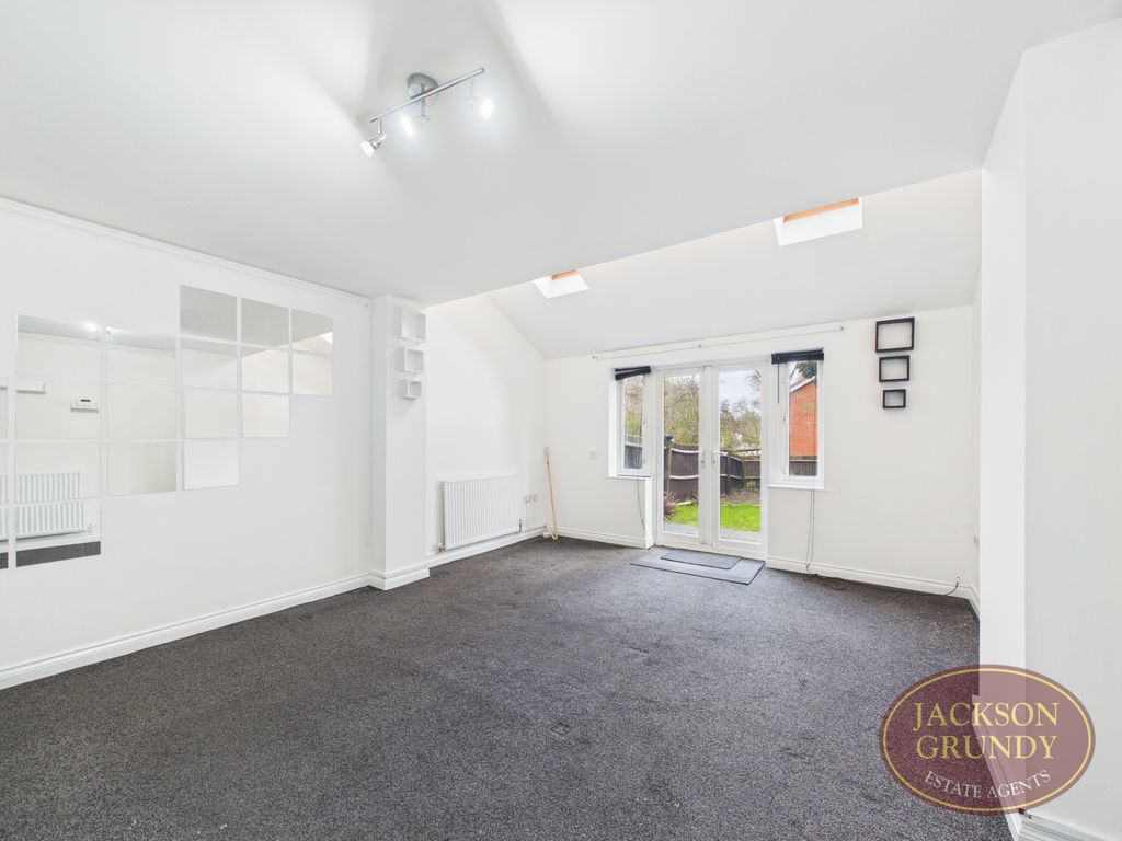 Property photo 2 of 18 Ashmead