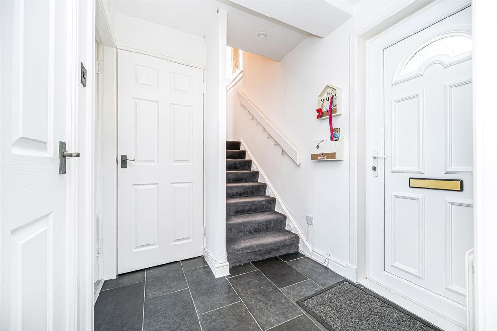 Property photo 2 of 27 Untitled (21 Of 1).Jpg