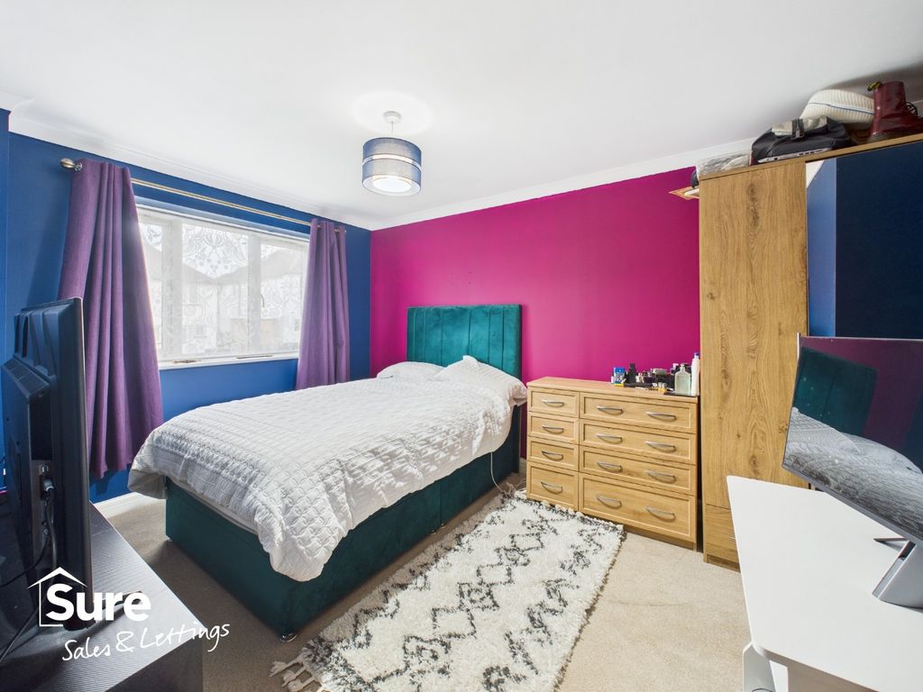 Property photo 3 of 17 4784243