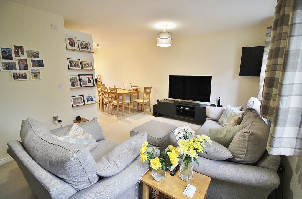 Property photo 2 of 12