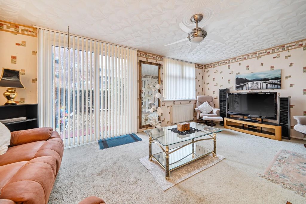 Property photo 3 of 19 1397164-14-69663B4B12168.Jpg