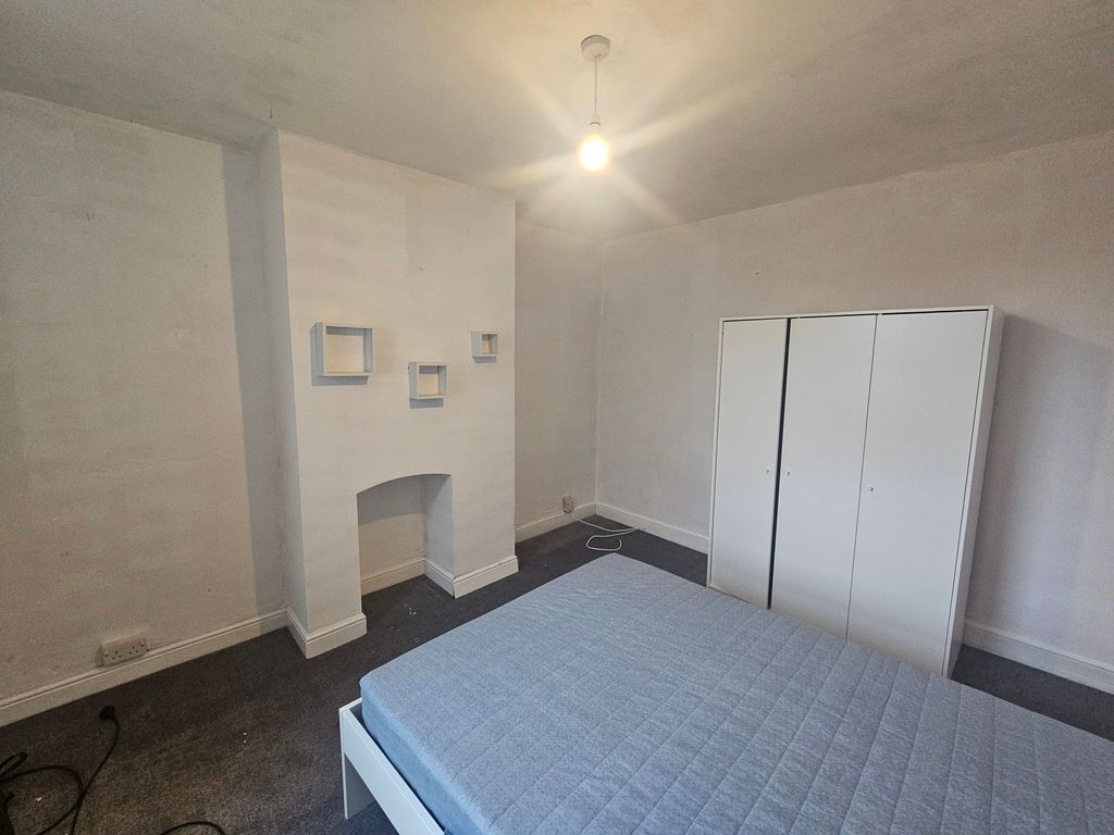 Property photo 1 of 4