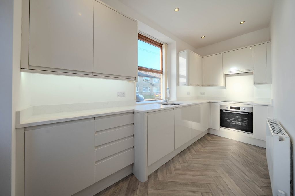 Property photo 3 of 13 Picture No. 02