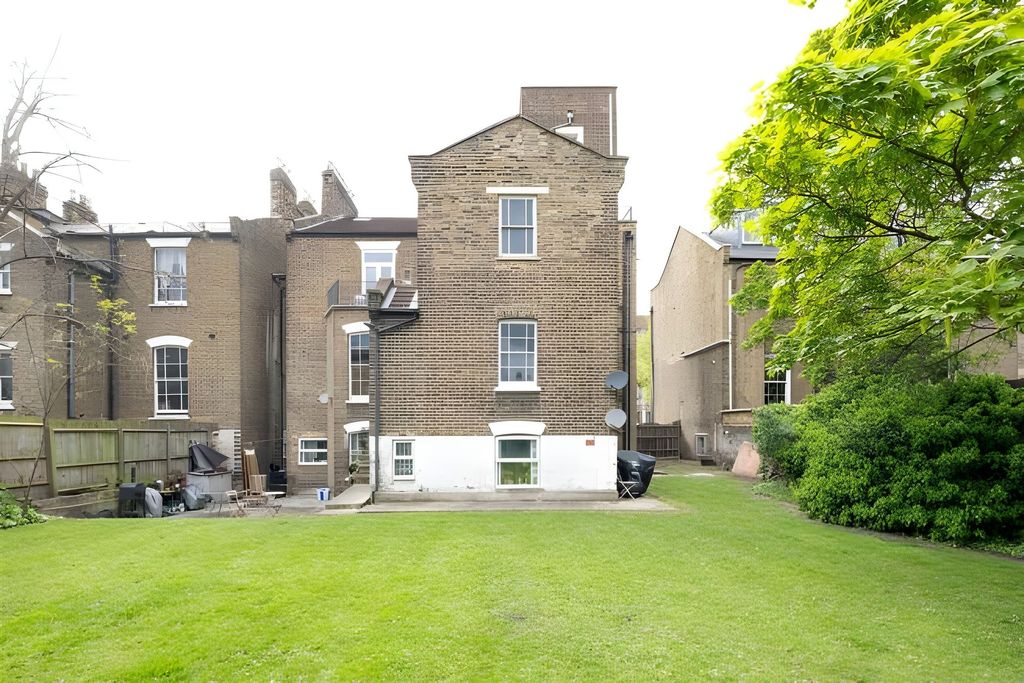 Property photo 2 of 4