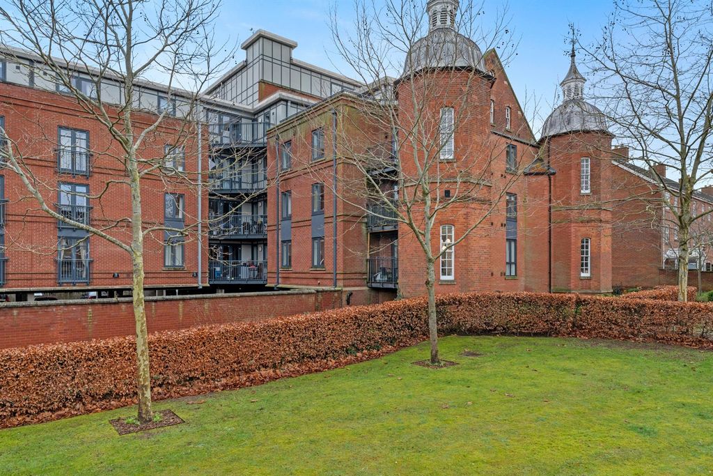 Property photo 1 of 15 29-Pavilion-004.Jpg