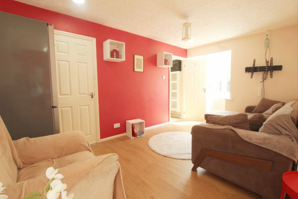 Property photo 1 of 3