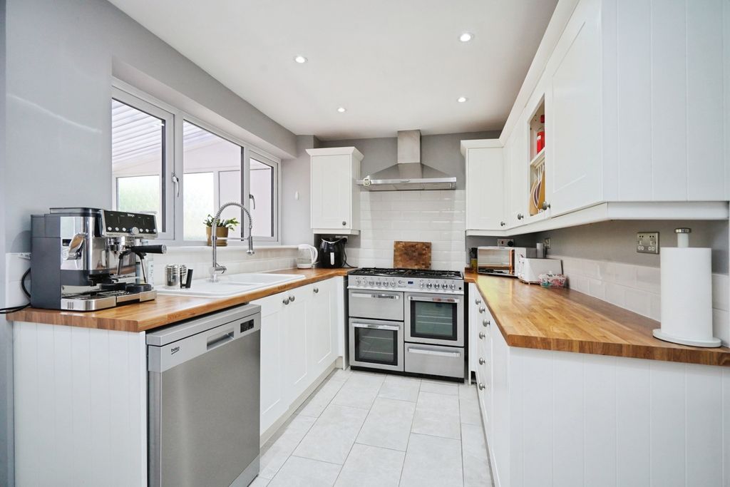 Property photo 2 of 24 Pbox-Img.Jpg