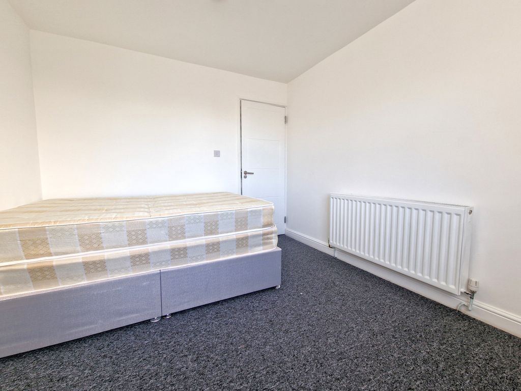 Property photo 3 of 3 Room