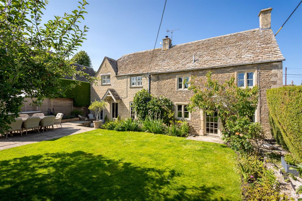 Property photo 1 of 29 33 - Church Cottage - Gl7 5Hx - Web.Jpg
