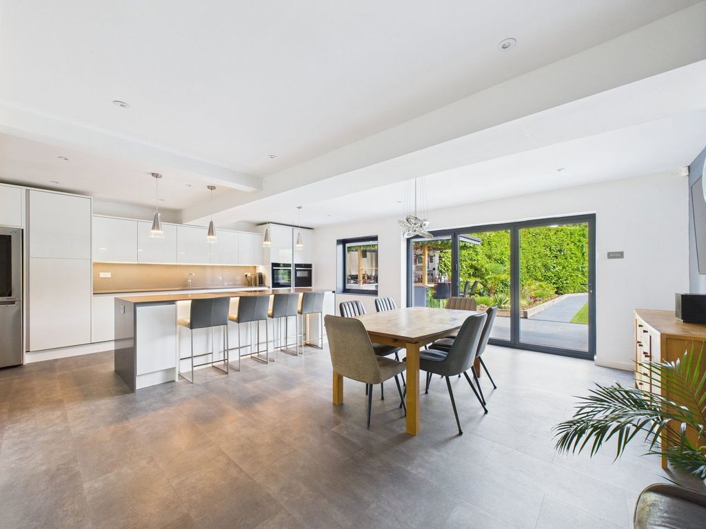 Property photo 2 of 26