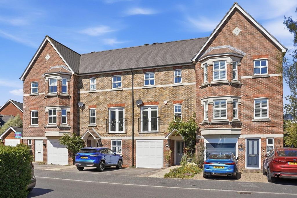 Property photo 1 of 15 Horton Crescent