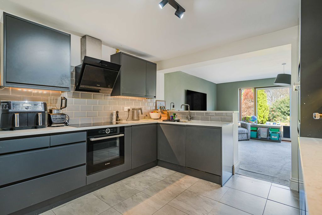 Property photo 3 of 16 Kitchen