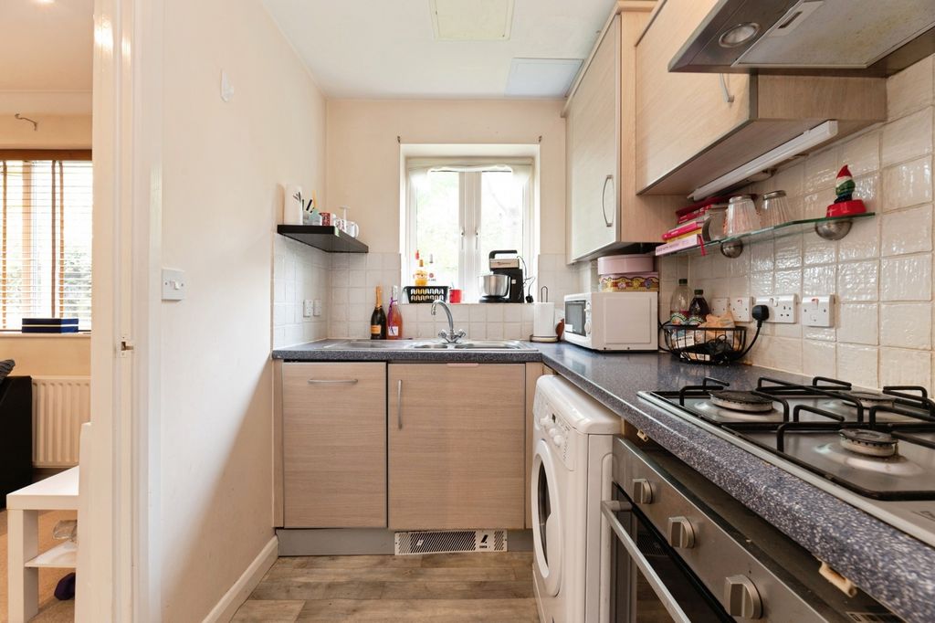 Property photo 2 of 8 Photo