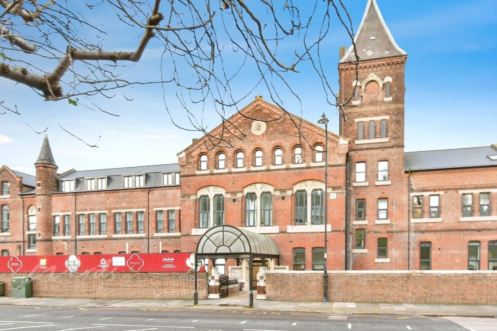 Property photo 1 of 5 Bishop Front