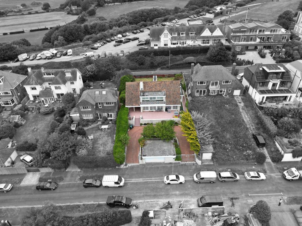 Property photo 2 of 18