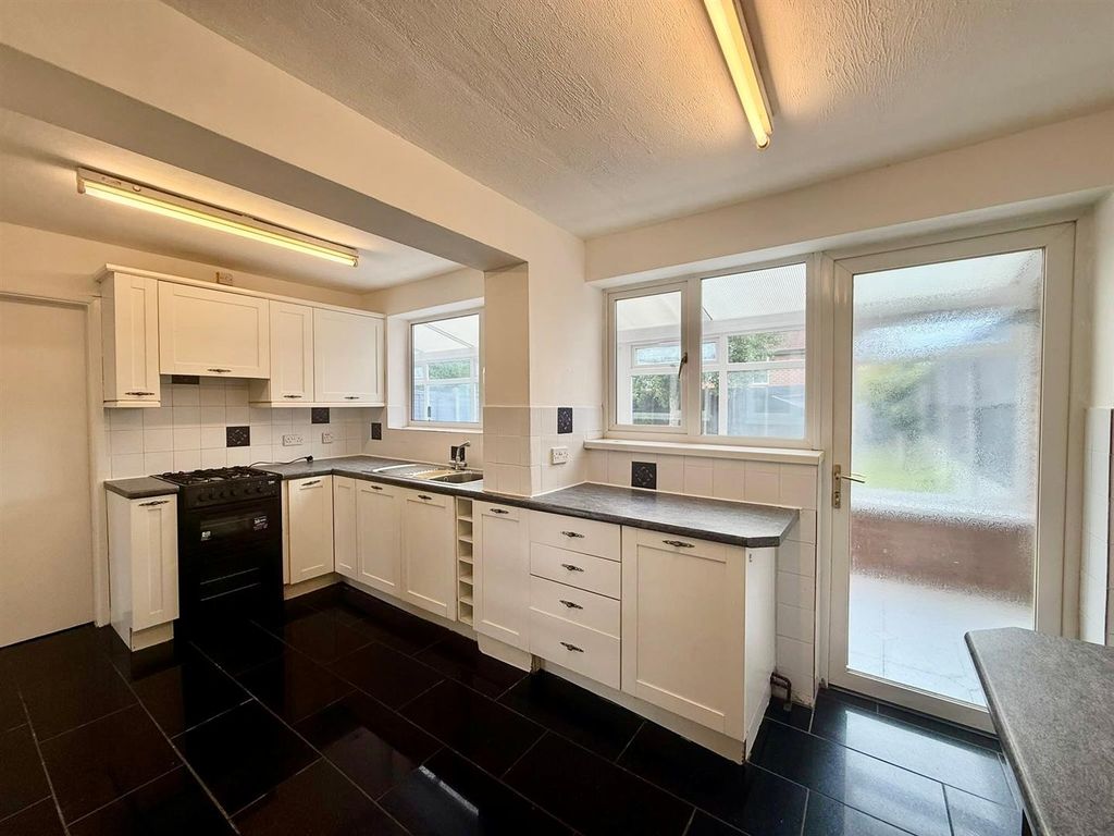 Property photo 2 of 10 Kitchen.Jpg