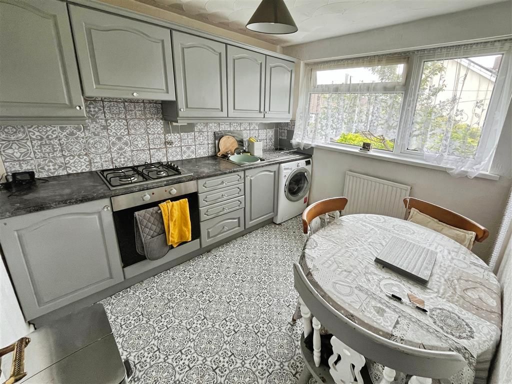 Property photo 1 of 7 Kitchen
