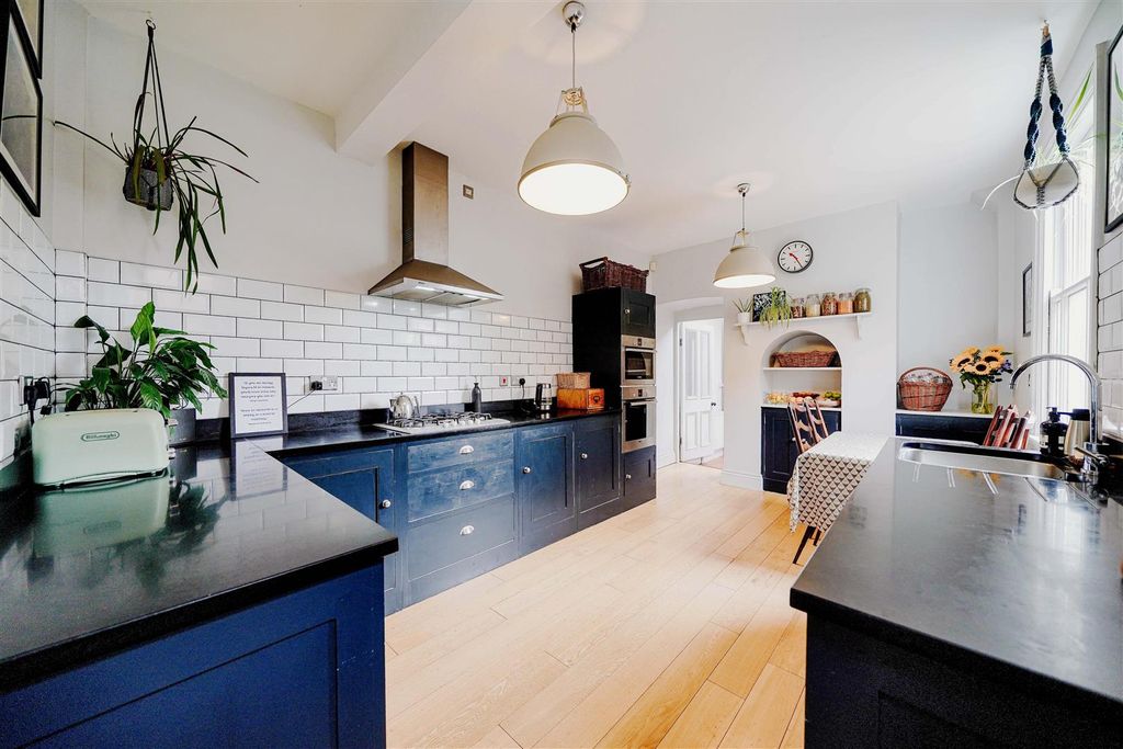 Property photo 3 of 53 Breakfast Kitchen