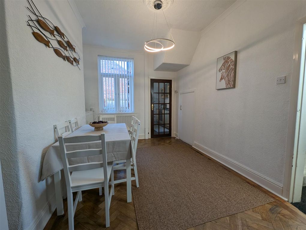 Property photo 3 of 11 Dining Room