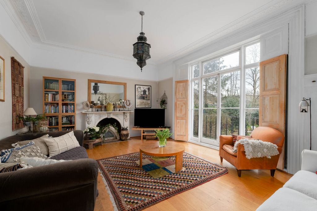 Property photo 1 of 41