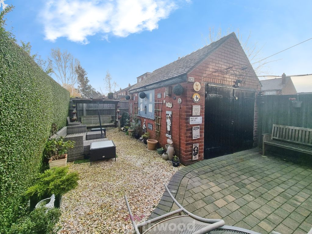 Property photo 2 of 27