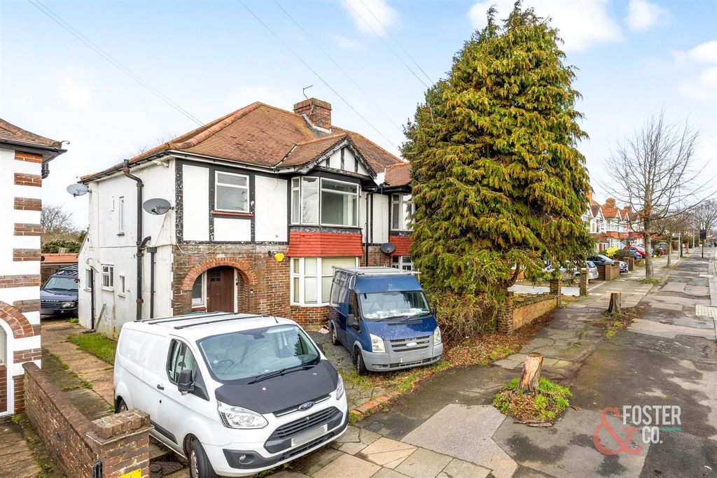 Property photo 1 of 12 Nevill Road 84, First Floor Flat-012.Jpg