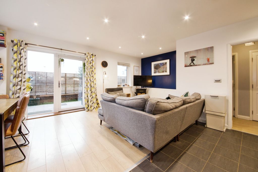 Property photo 1 of 19 Img_0456