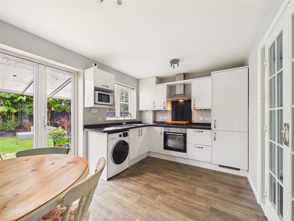 Property photo 3 of 9 Cam03303G0-Pr0326-Still003.Jpg