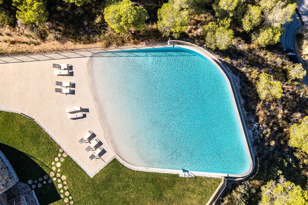 Property photo 3 of 50