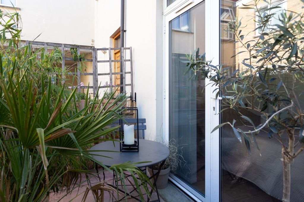 Property photo 2 of 10 Patio