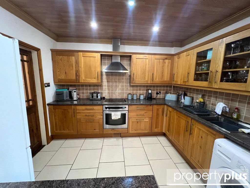 Property photo 3 of 12 Picture No. 10
