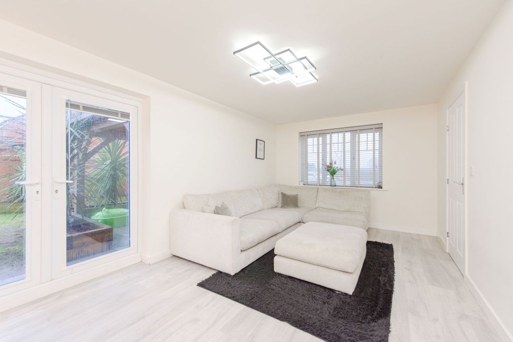 Property photo 3 of 30