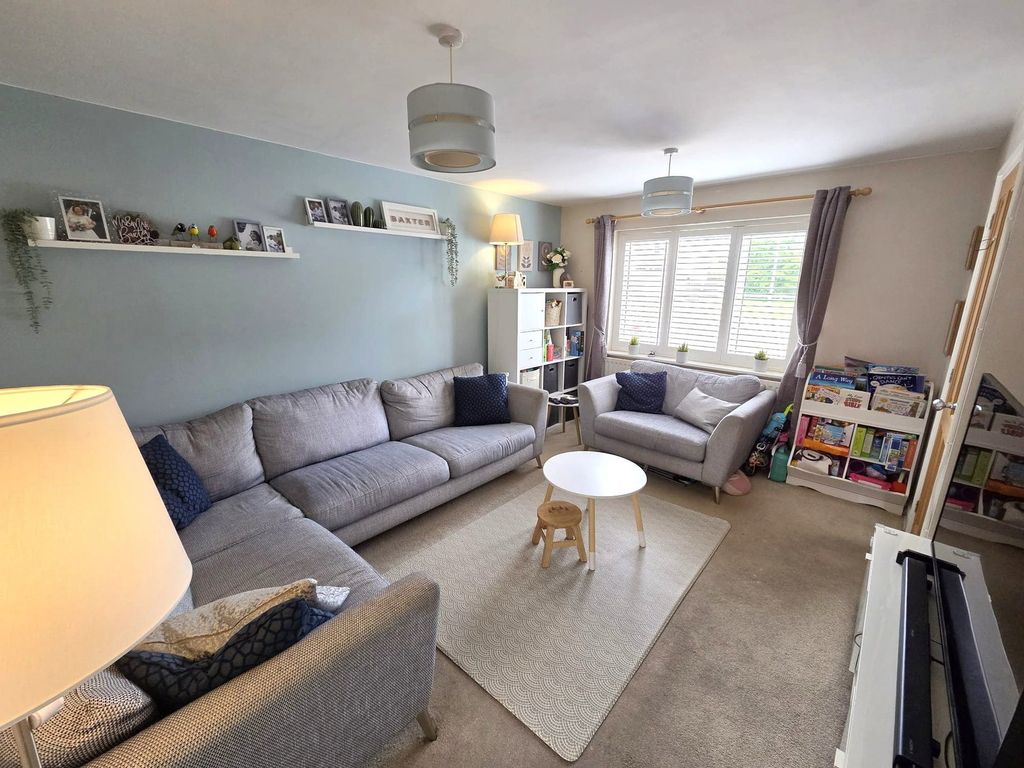 Property photo 2 of 17