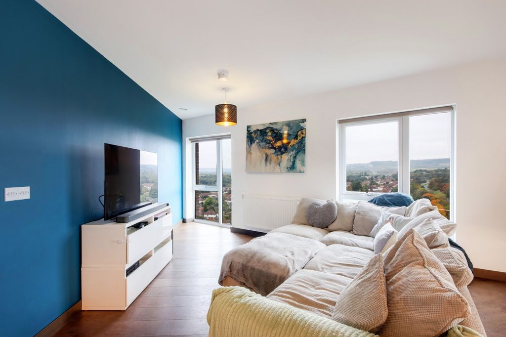 Property photo 3 of 10 Living Room