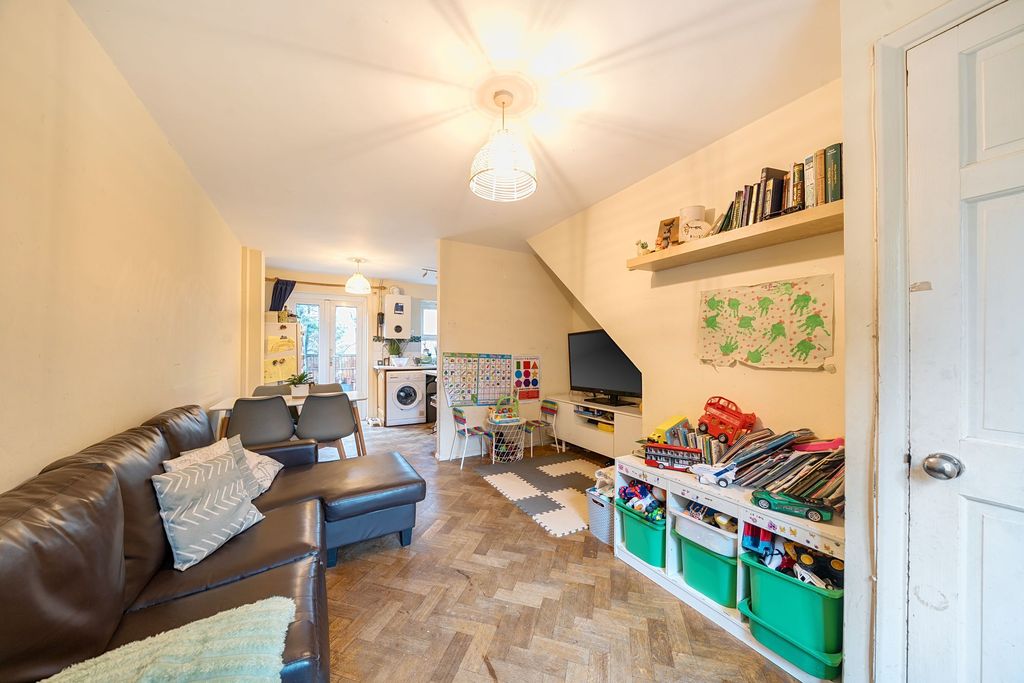 Property photo 2 of 14