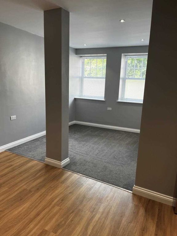 Property photo 3 of 8 Lounge