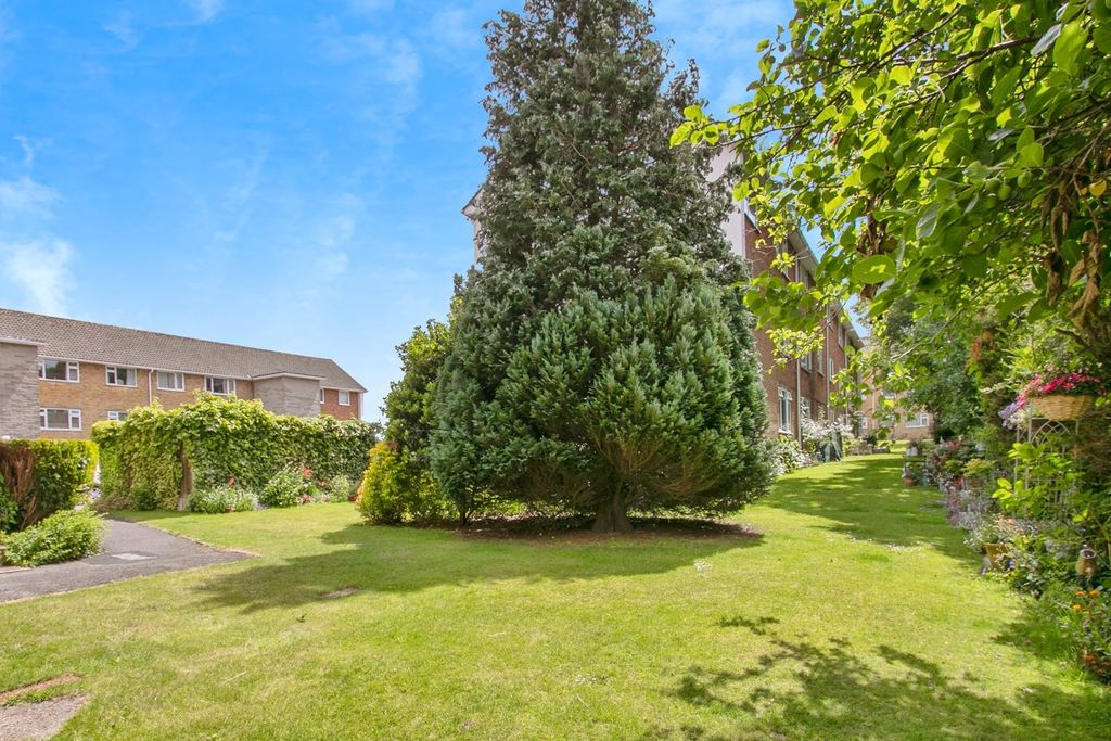 Property photo 2 of 17 Photo